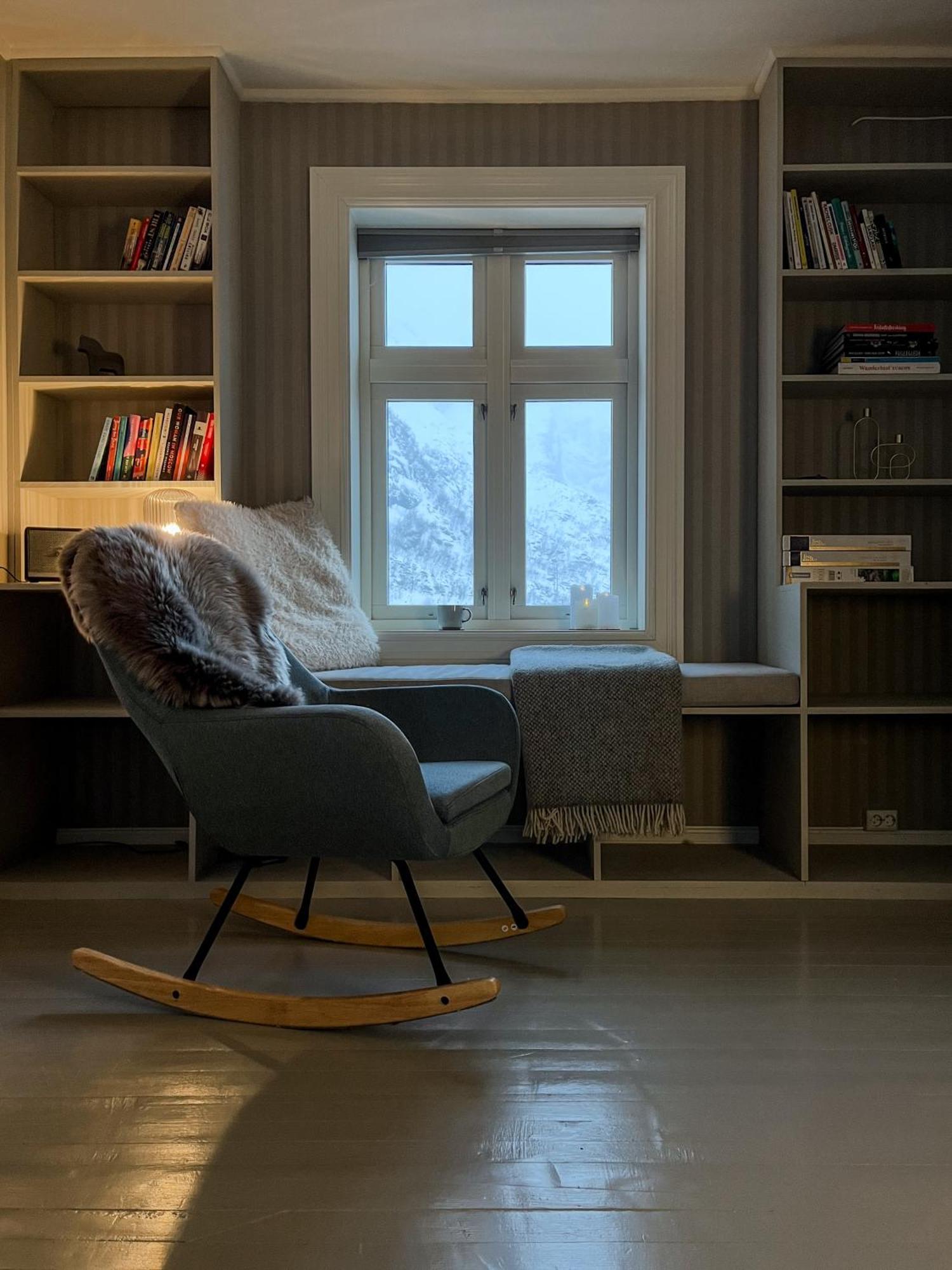 Husly Reine - Your Home With Reinebringen View エクステリア 写真