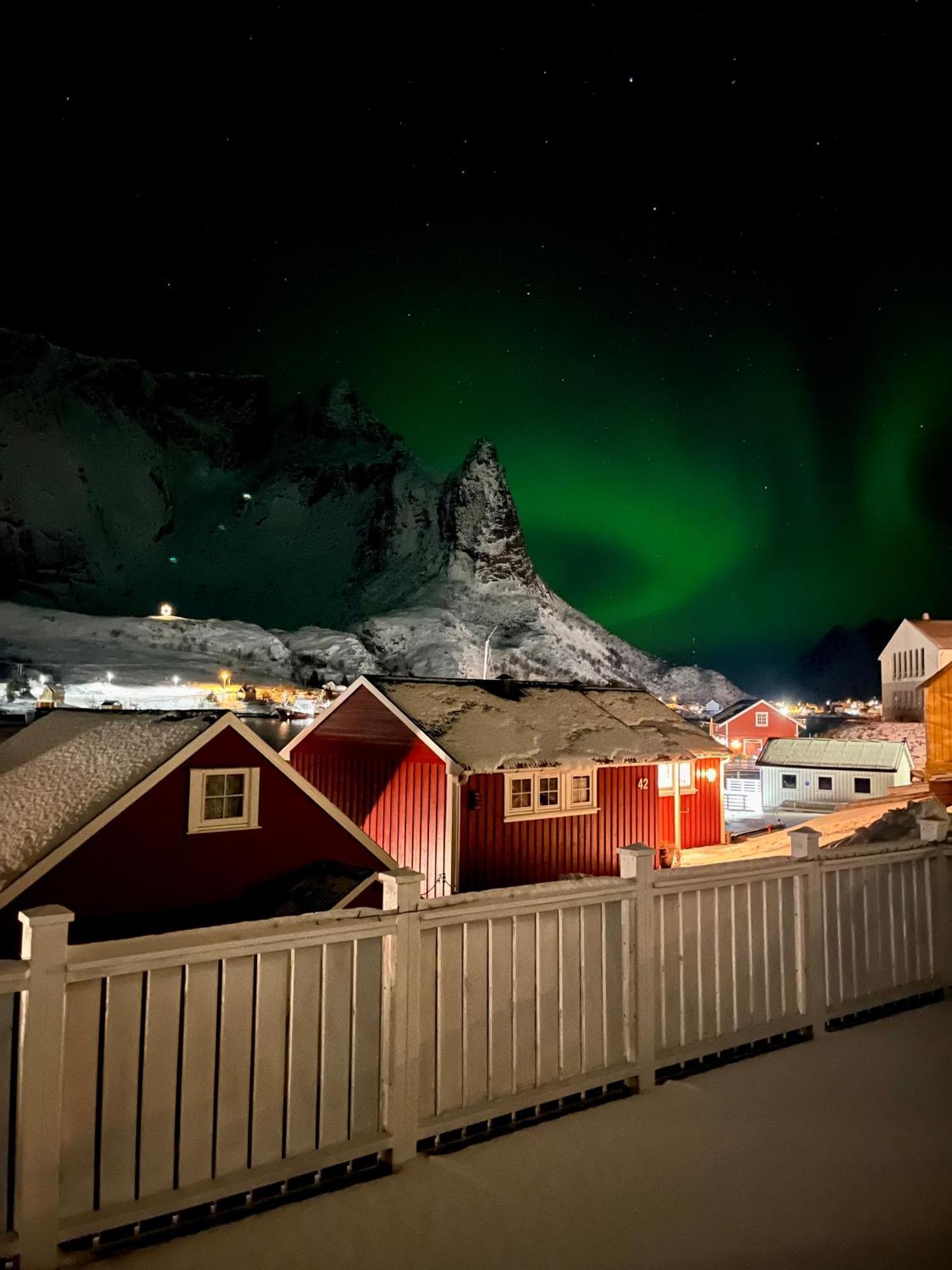 Husly Reine - Your Home With Reinebringen View エクステリア 写真