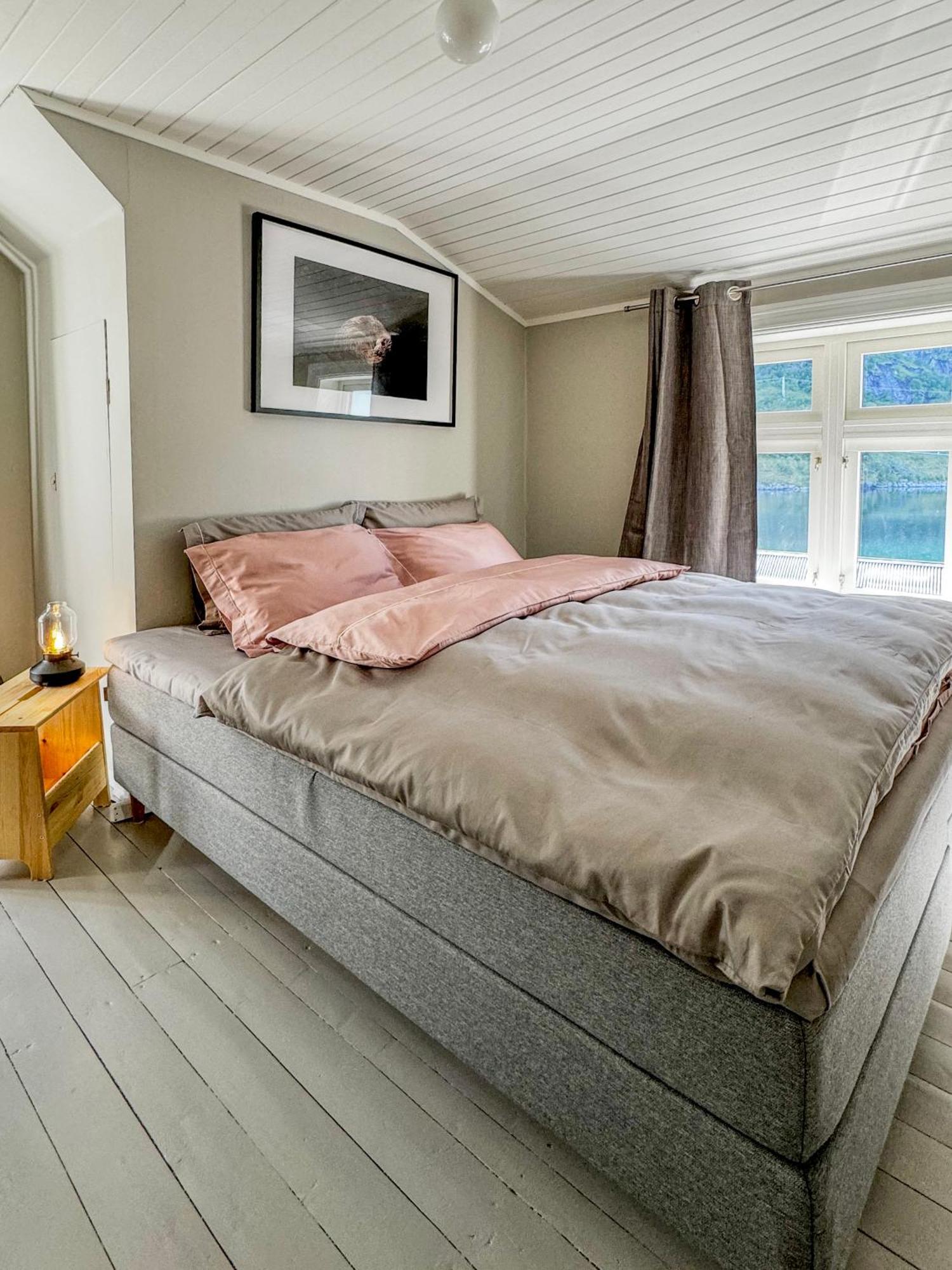 Husly Reine - Your Home With Reinebringen View エクステリア 写真